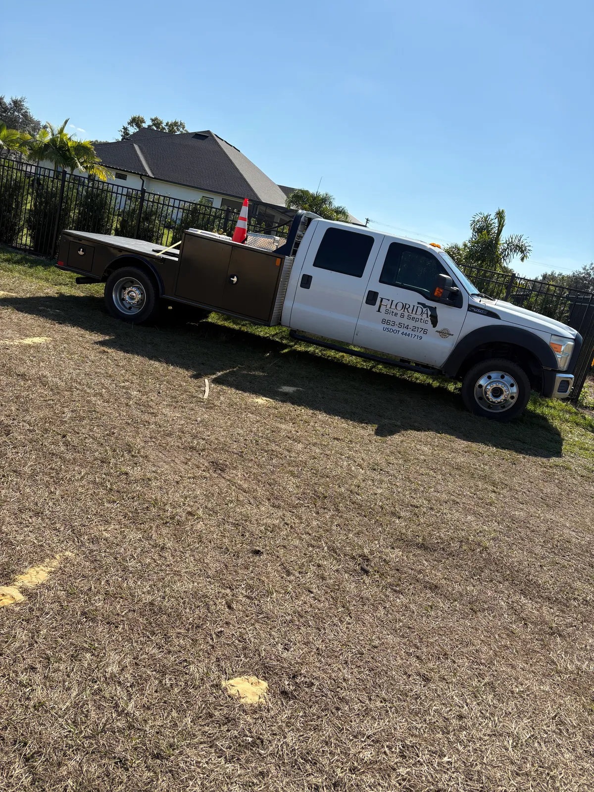 Florida Site and Septic service truck at a home inspection in Polk County, FL